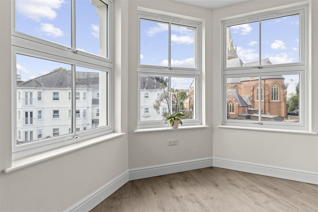 Property photo 3 of 70 Img_8825.Jpg