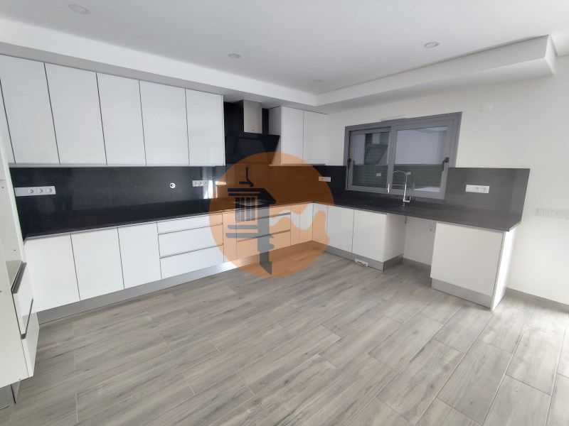 Property photo 1 of 30
