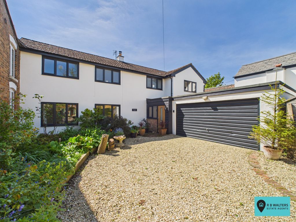Property photo 1 of 16 External