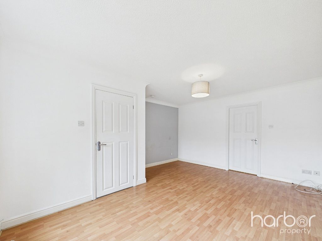 Property photo 3 of 21 5202215