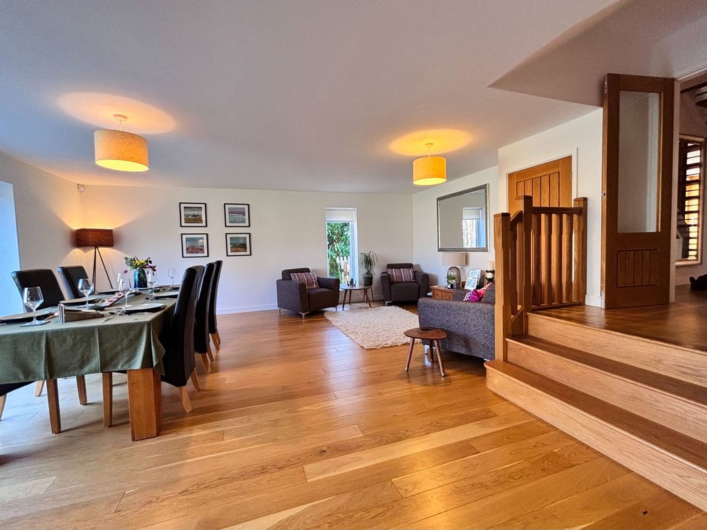 Property photo 3 of 48