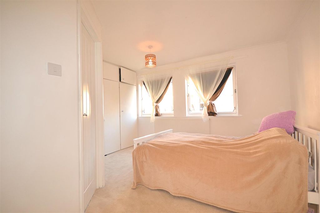 Property photo 3 of 11 3 - 2026-09-22T114637.918.Png