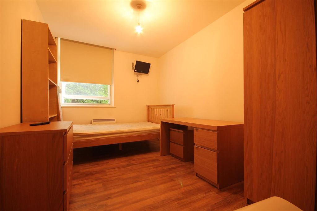 Property photo 3 of 7 12642.Jpg