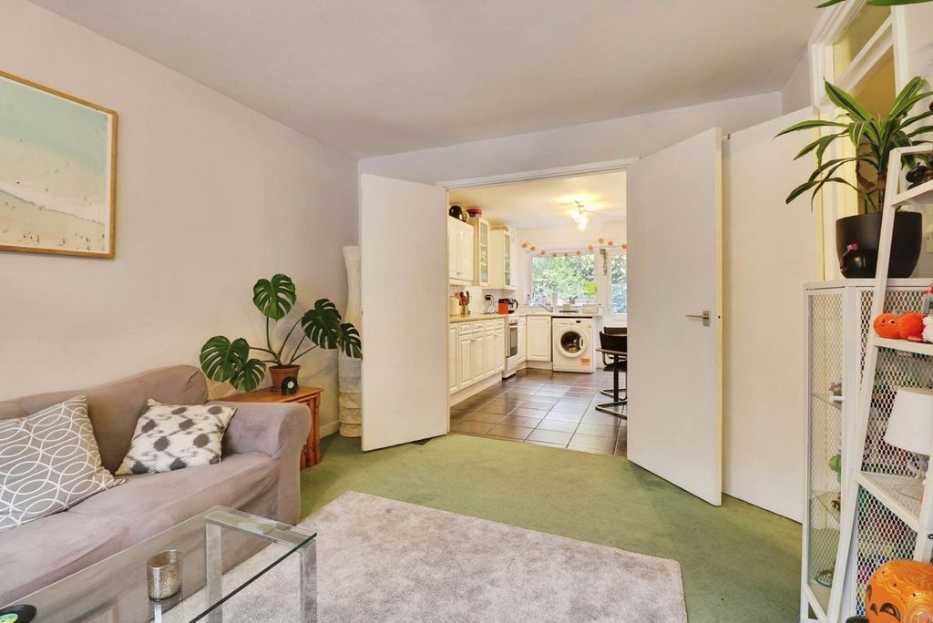 Property photo 3 of 17 Photo