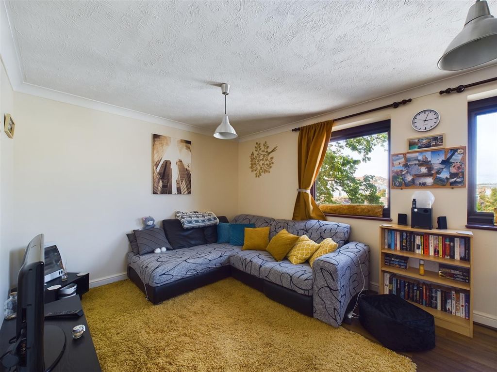 Property photo 2 of 8 Cam02534G0-Pr0009-Still006.Jpg