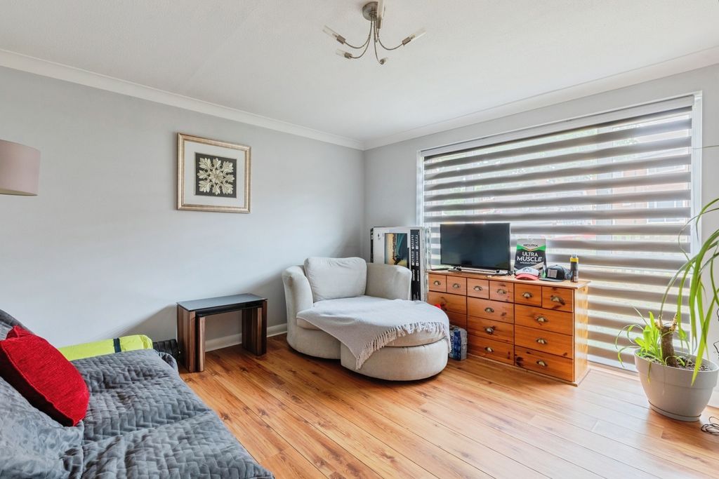 Property photo 3 of 13 Pbox-Img.Jpg
