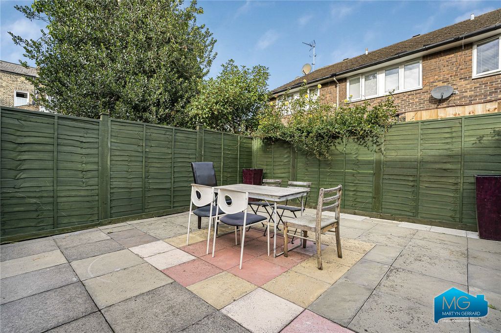 Property photo 3 of 28 Picture No. 06