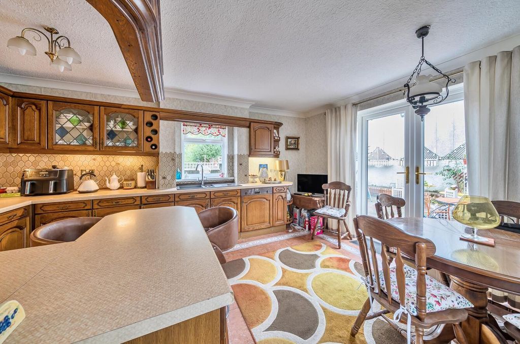 Property photo 2 of 21 1359180-2-68Daa8413B0c3.Jpg