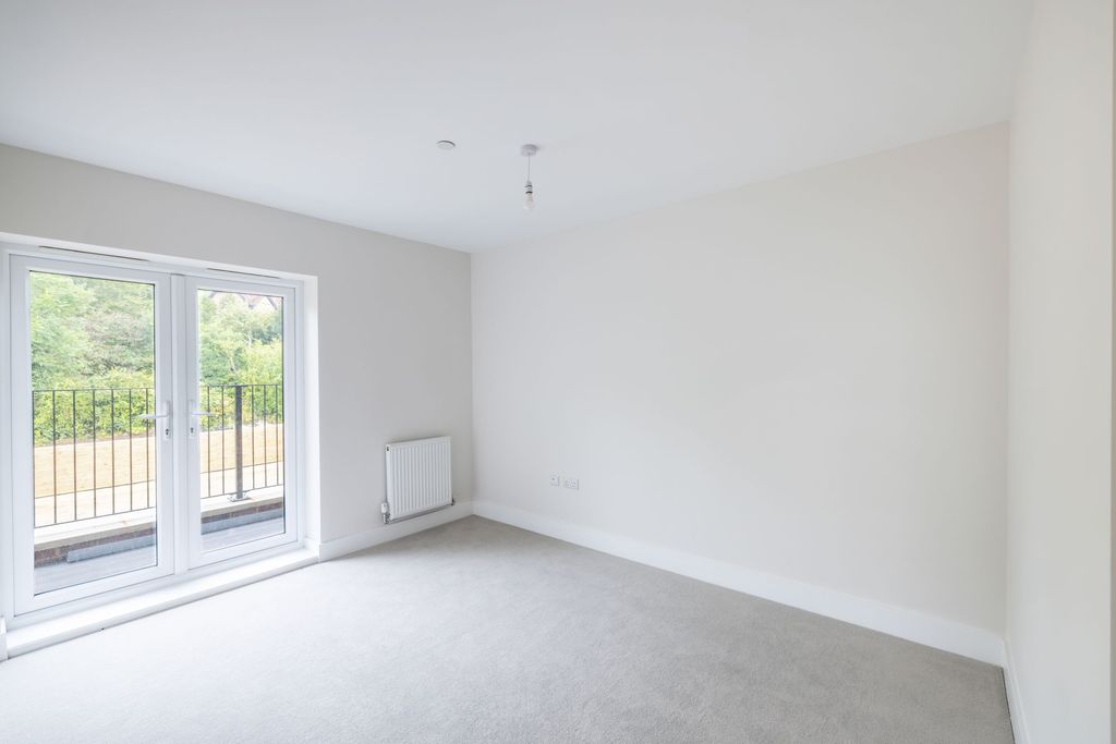 Additional image 11 of 3 bed flat for saleThe Grove, Coulsdon CR5