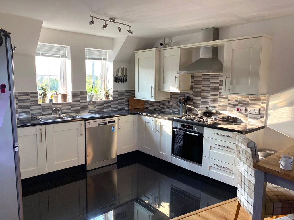 Property photo 2 of 9 K