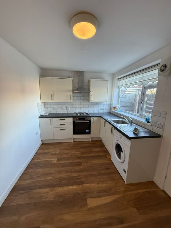 Property photo 1 of 17 3 Bed Terraced House To Rent Meadow Close, Enfield En3