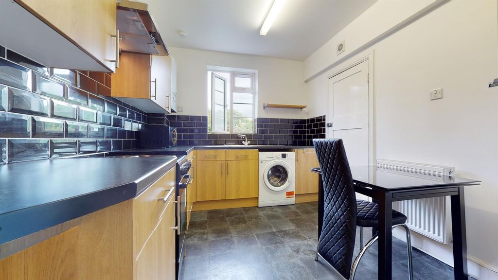 Property photo 3 of 16 64d3c9Ca675Aa2210E405c3A_22F0E21F05Bcbca11Ed192532