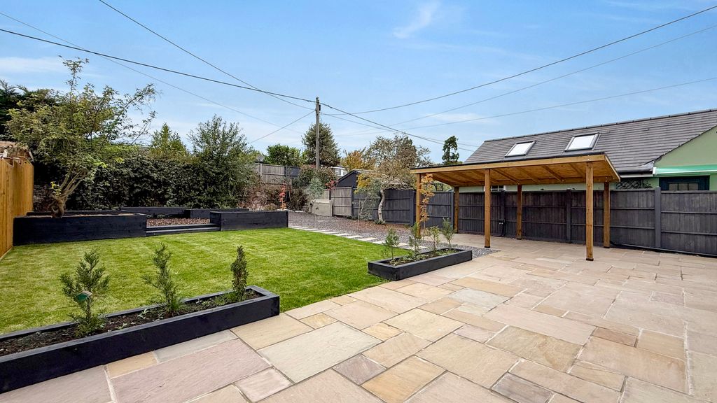 Property photo 2 of 17 Garden