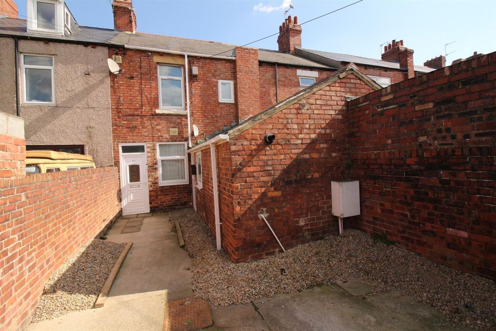 Property photo 1 of 9 Front External
