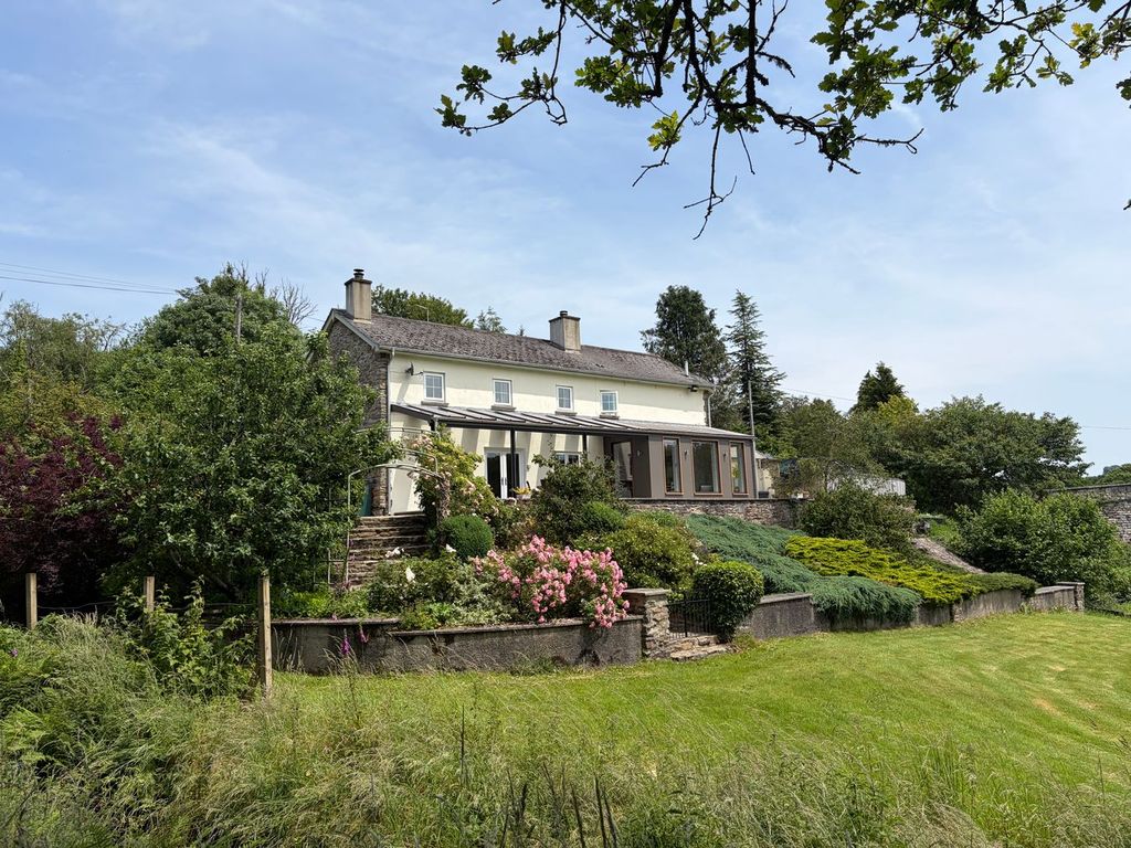 Property photo 1 of 44