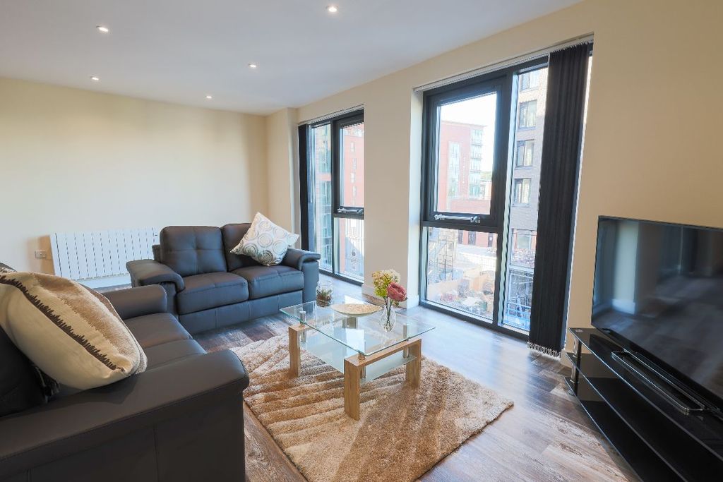 Property photo 3 of 12