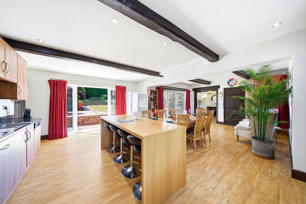 Property photo 3 of 46