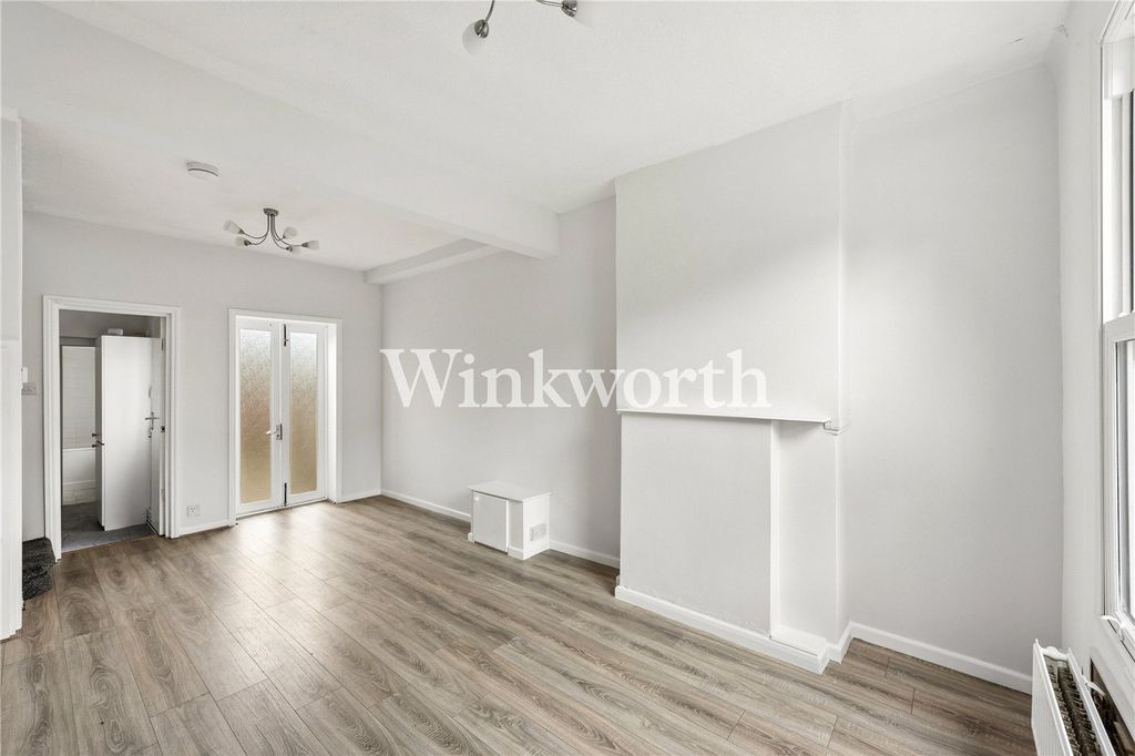 Property photo 3 of 16 Picture No. 15