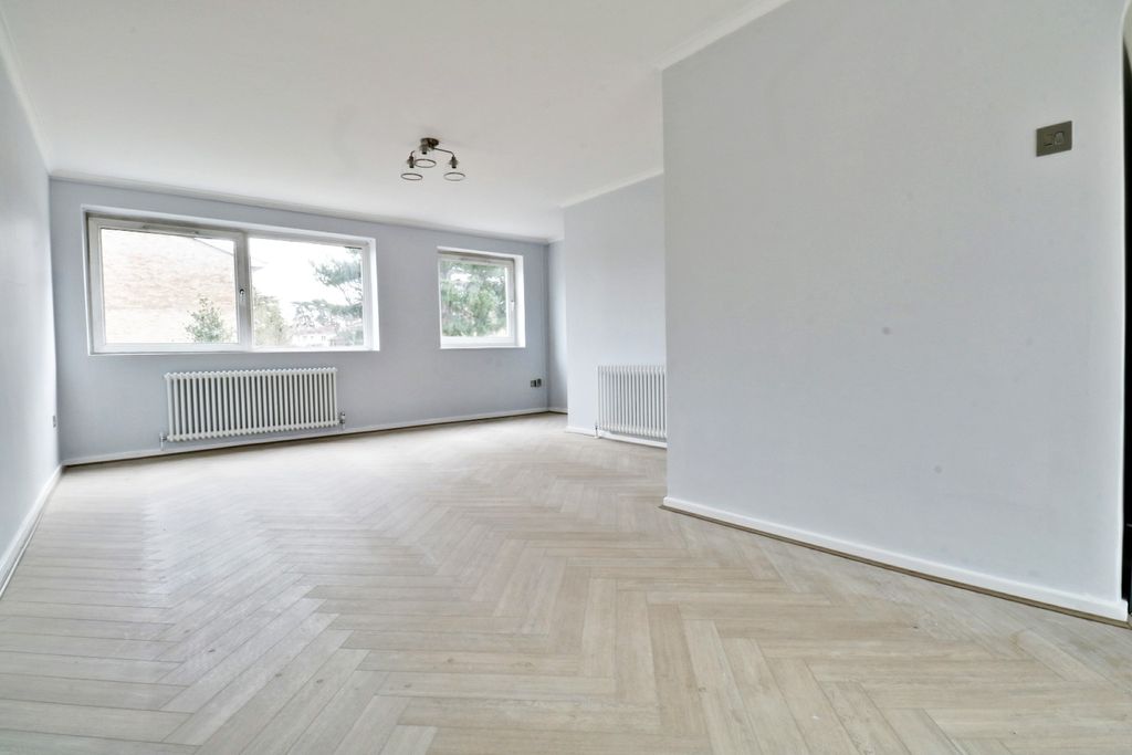 Property photo 3 of 14 3830665