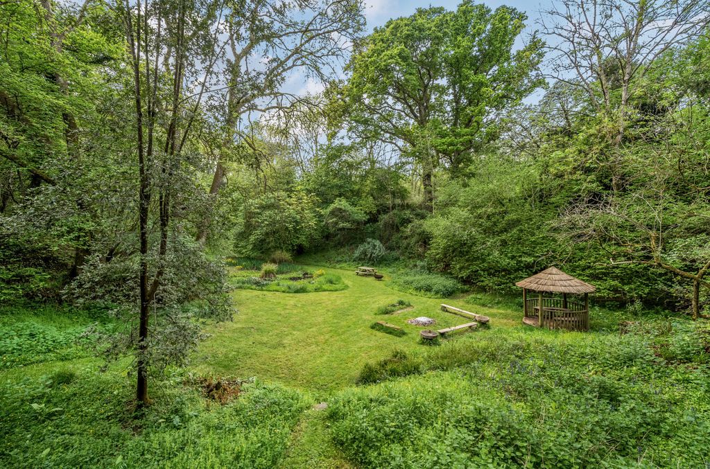 Property photo 2 of 21 3-6813c8Ab34990-1...