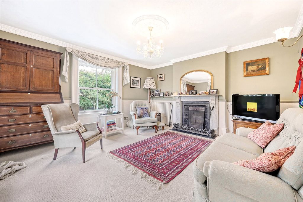 Property photo 2 of 17 Sitting Room