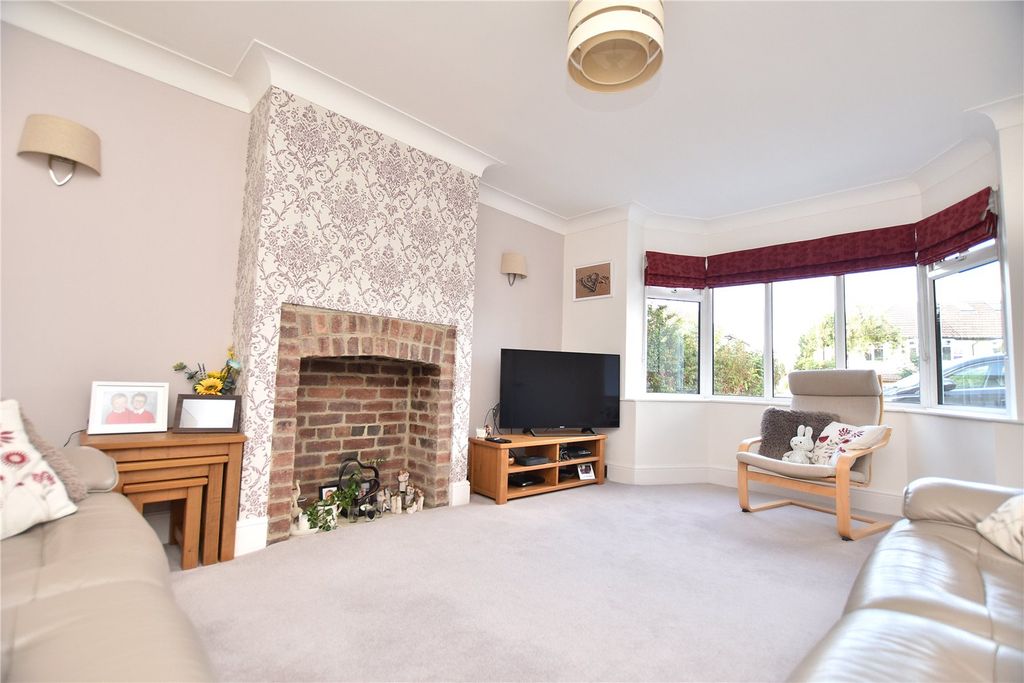 Property photo 2 of 37 Picture No. 45