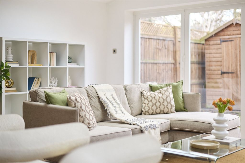 Property photo 3 of 23 Picture No. 02