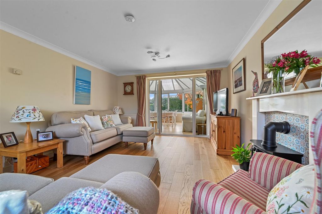 Property photo 2 of 18 Living Room