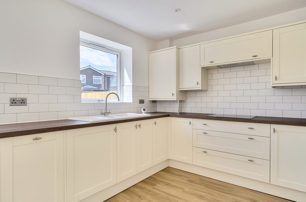 Property photo 3 of 15 1458012-19-6A0310...