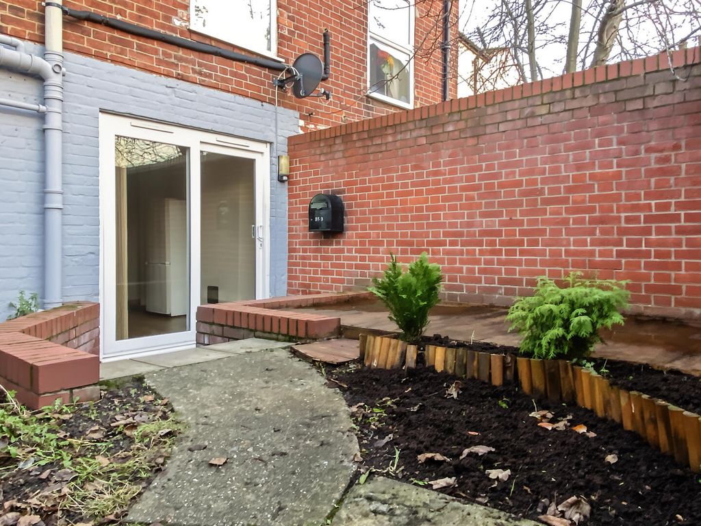 Property photo 1 of 6 Rear Garden