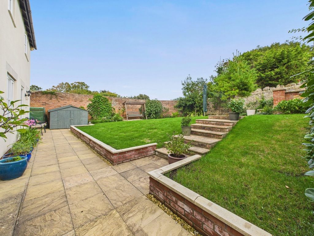 Property photo 3 of 32