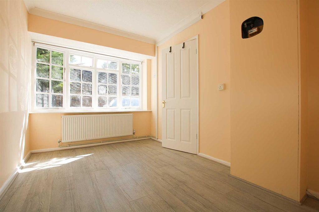 Property photo 3 of 11 Img_2187.Jpg