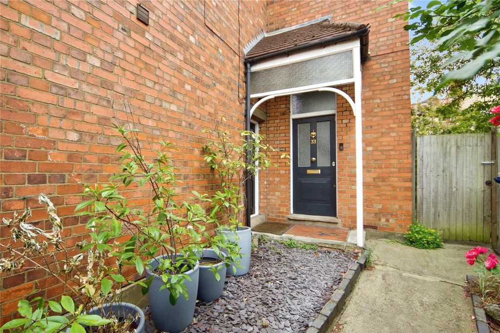 Property photo 2 of 20 Picture No. 32