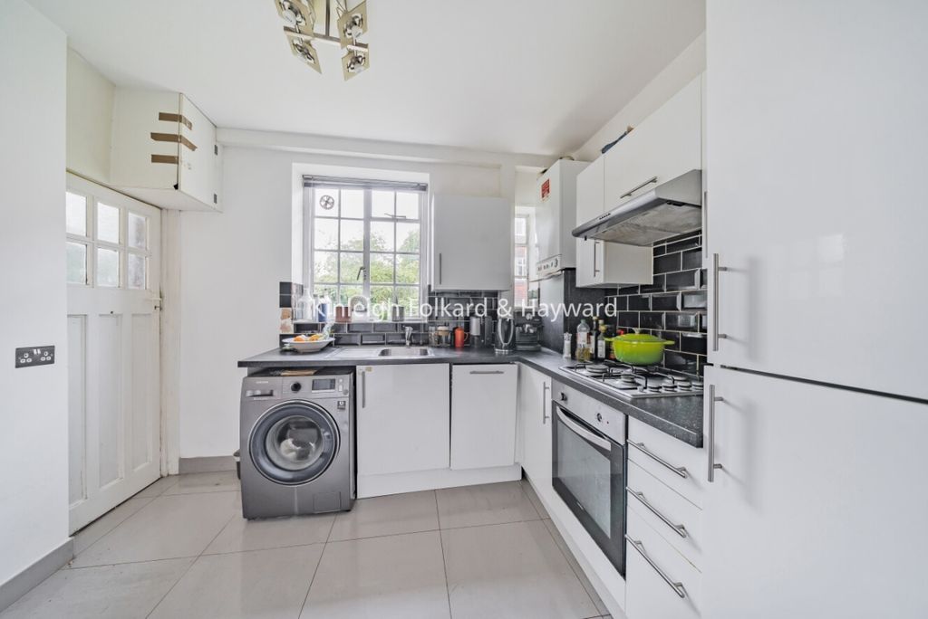 Property photo 3 of 6 Fe819994-54Bb-4c13-8
