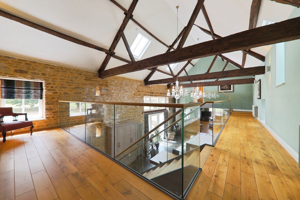 Property photo 2 of 20 5137136