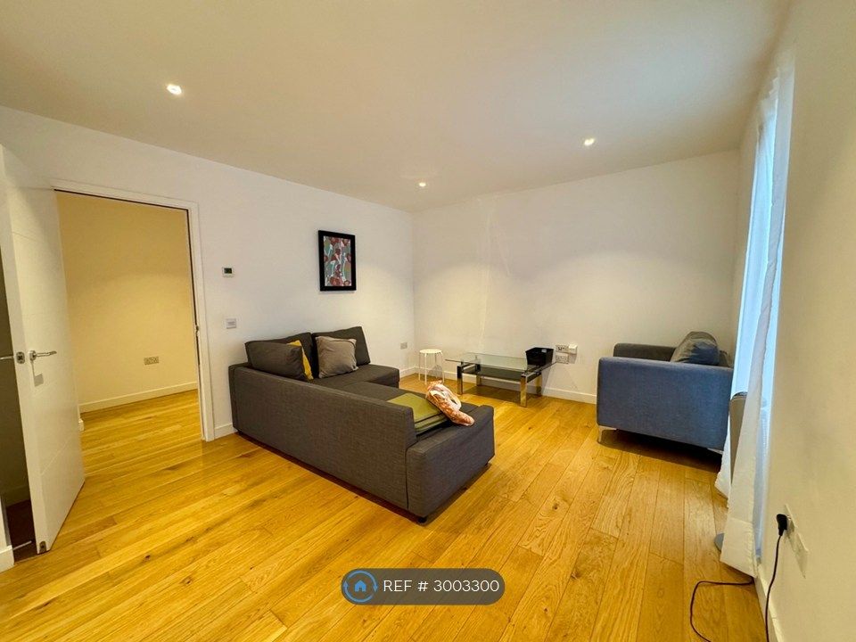 Property photo 1 of 17 Living Room