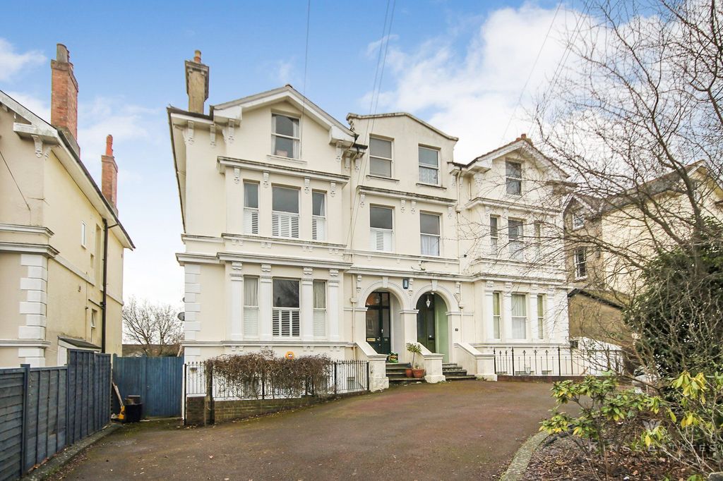 Property photo 2 of 7