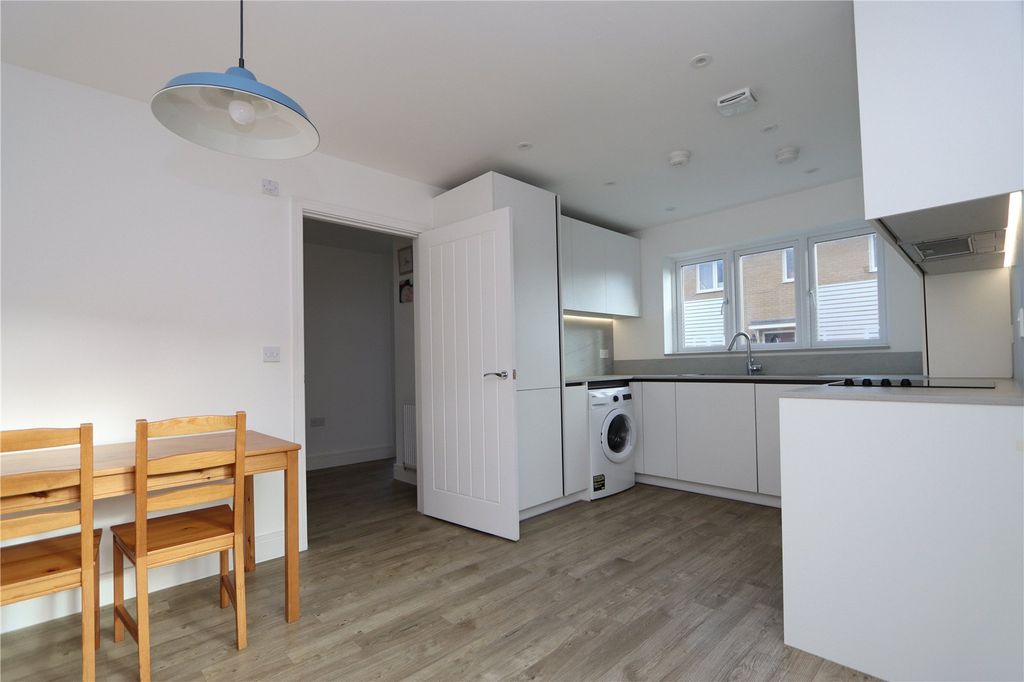 Property photo 2 of 16 Picture No. 10