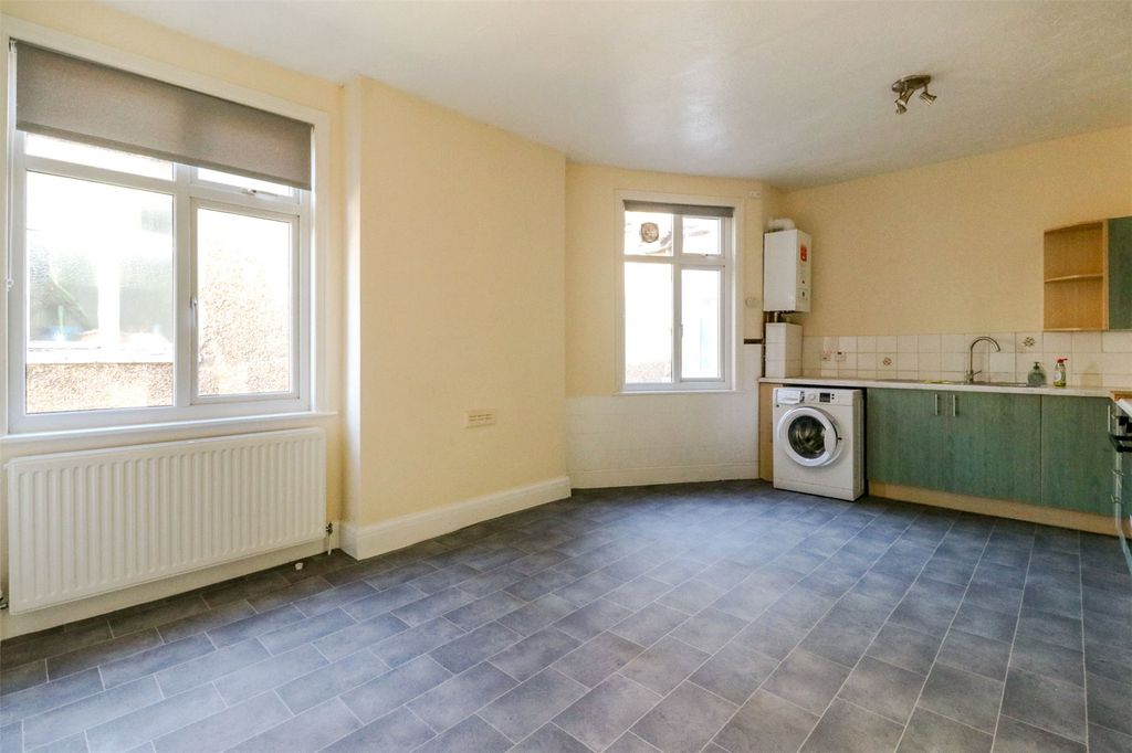 Property photo 3 of 11 Picture No. 10