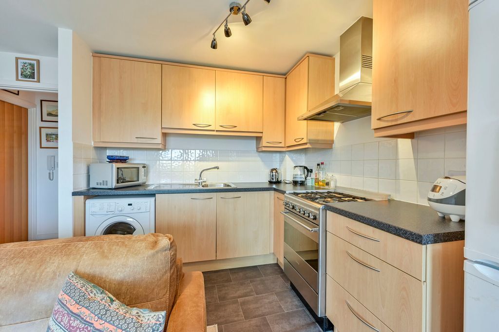 Property photo 3 of 8