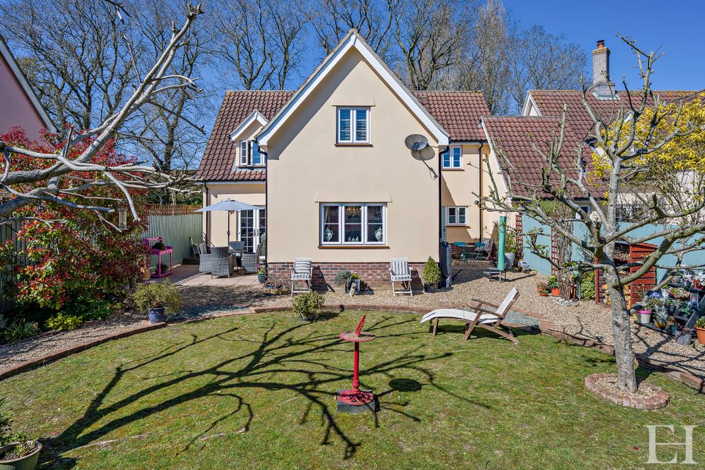 Property photo 2 of 40 8643242-Exteriorwm08-800