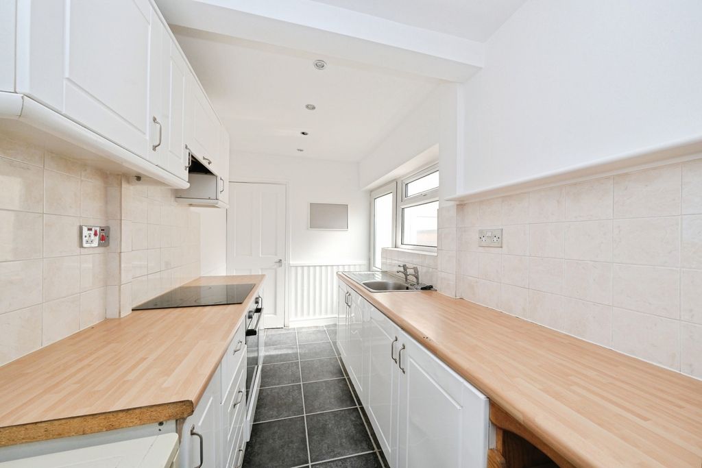 Property photo 3 of 14 Pbox-Img.Jpg
