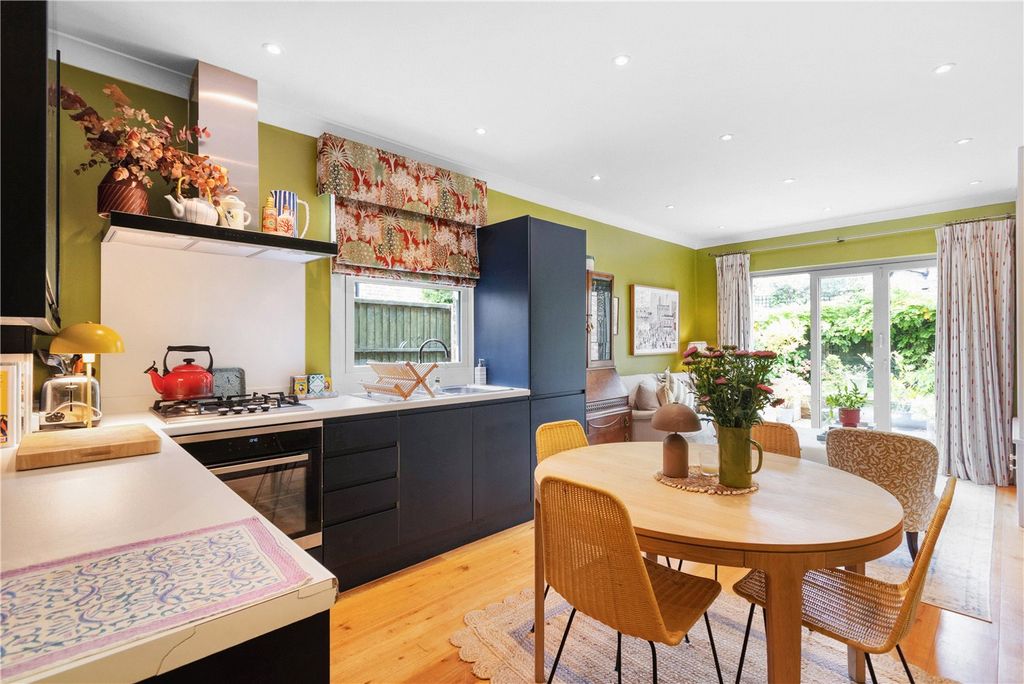 Property photo 1 of 18 Kitchen/Dining