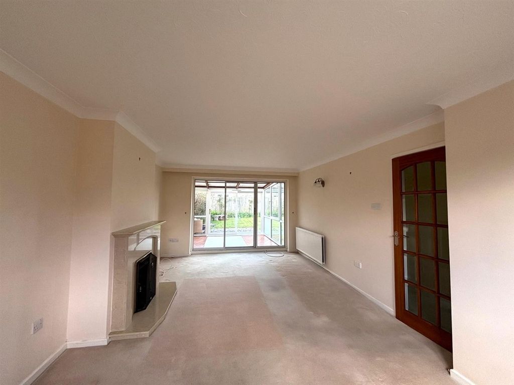 Property photo 3 of 35 4191 March Lounge Thru.Jpg