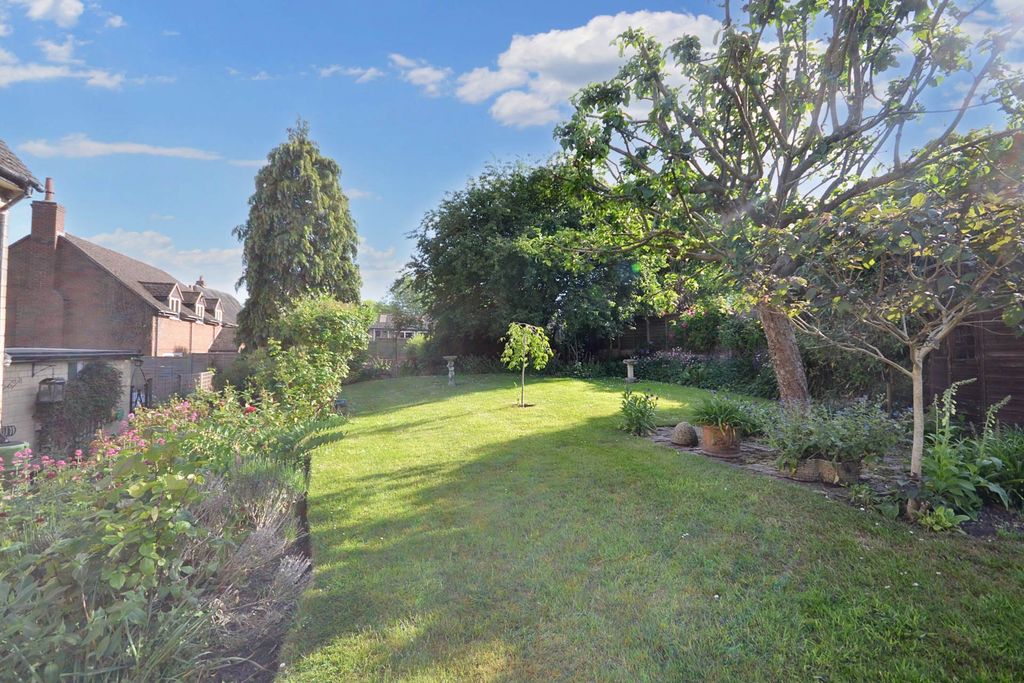 Property photo 2 of 27