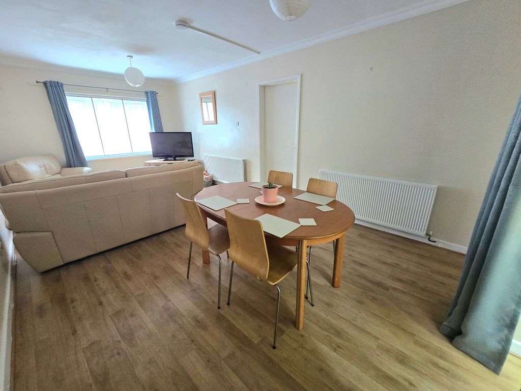 Property photo 3 of 26 Lounge/Diner