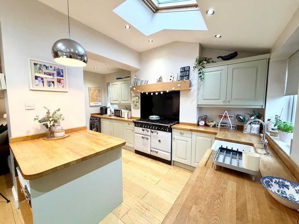 Property photo 2 of 23 Kitchen