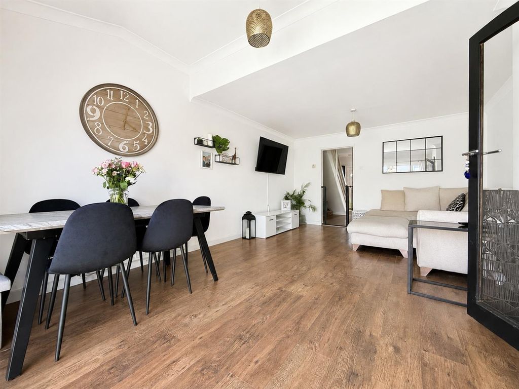 Property photo 2 of 21 233Ab578-78Fe-4891-86A5-4D4B44E0Ab28.Jpg