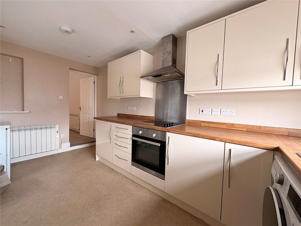 Property photo 2 of 16 Picture No. 14