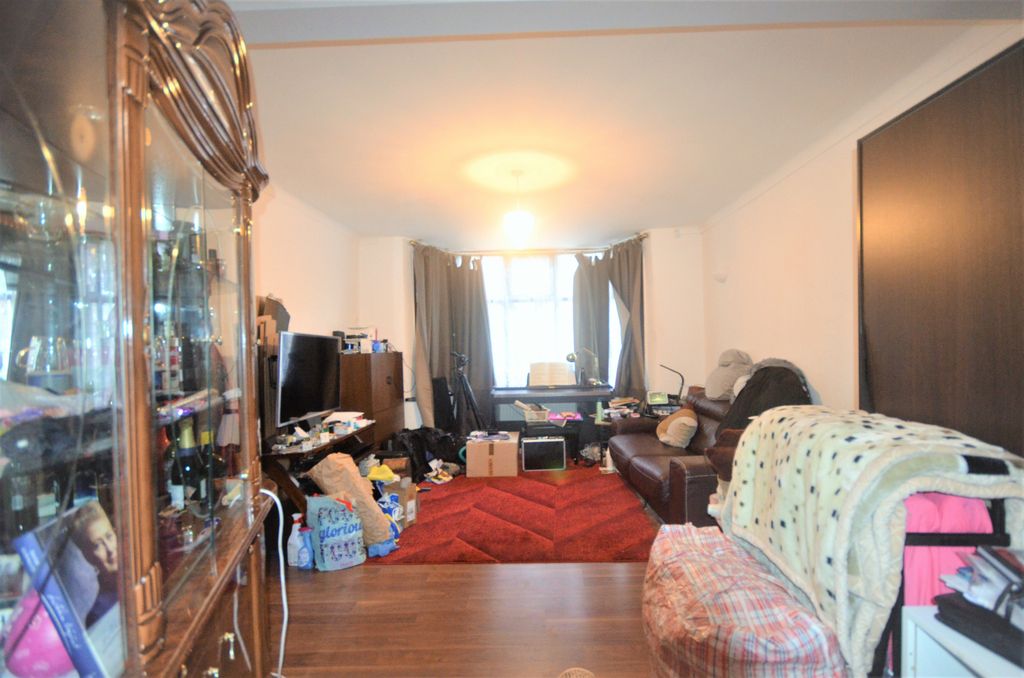 Property photo 2 of 8 Gallery